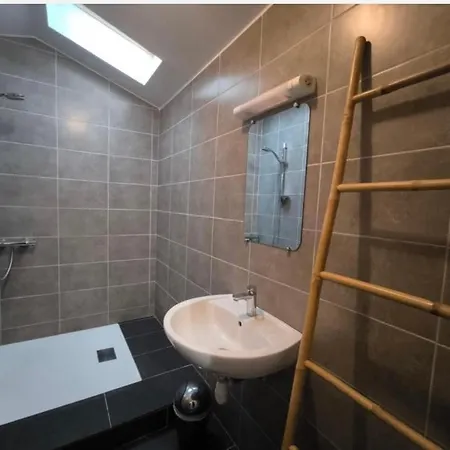 Апартаменты Le Pied Leve *